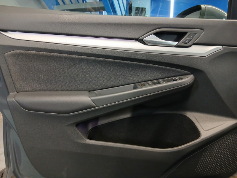 Photo 25 de l'offre de VOLKSWAGEN GOLF  1.5  eTSi 150 Life DSG - TVA à 24990€ chez MKP Distribution
