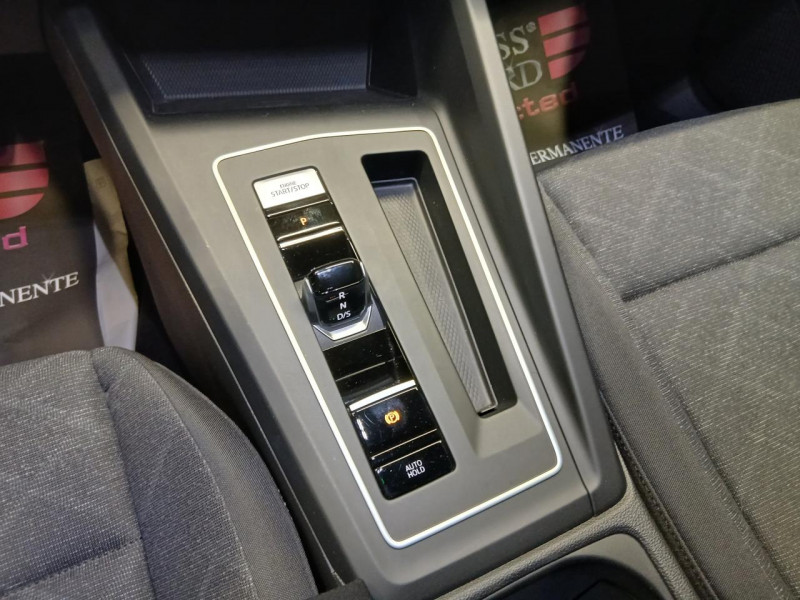 Photo 19 de l'offre de VOLKSWAGEN GOLF  1.5  eTSi 150 Life DSG - TVA à 24990€ chez MKP Distribution