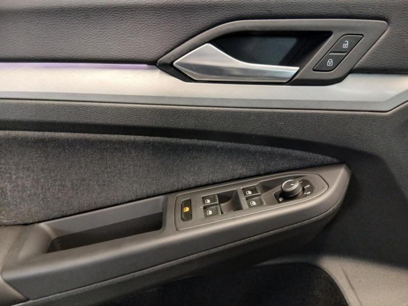 Photo 27 de l'offre de VOLKSWAGEN GOLF  1.5  eTSi 150 Life DSG - TVA à 24990€ chez MKP Distribution