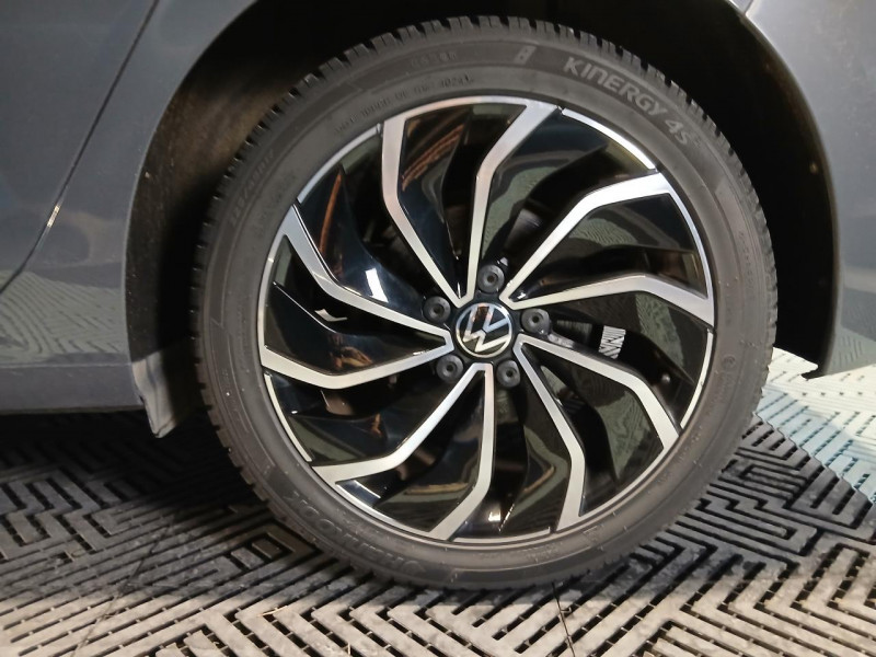 Photo 29 de l'offre de VOLKSWAGEN GOLF  1.5  eTSi 150 Life DSG - TVA à 24990€ chez MKP Distribution