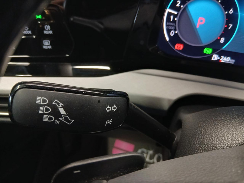 Photo 15 de l'offre de VOLKSWAGEN GOLF  1.5  eTSi 150 Life DSG - TVA à 24990€ chez MKP Distribution