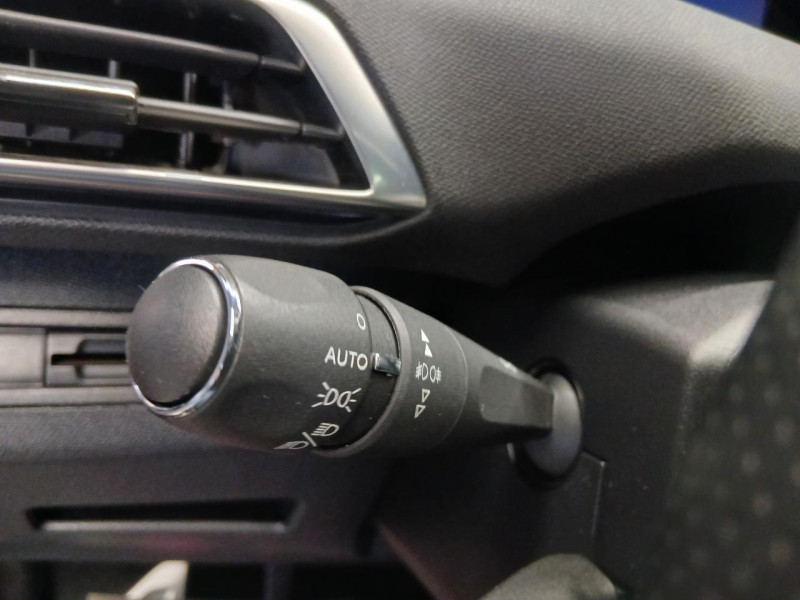 Photo 13 de l'offre de PEUGEOT 3008  1.6 BlueHDi 115 Gt Line BVM à 17490€ chez MKP Distribution