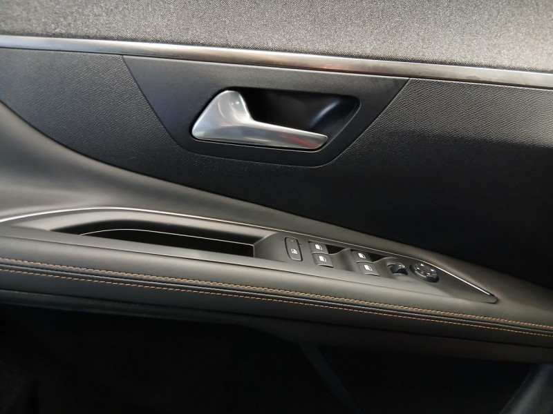 Photo 27 de l'offre de PEUGEOT 3008  1.6 BlueHDi 115 Gt Line BVM à 17490€ chez MKP Distribution