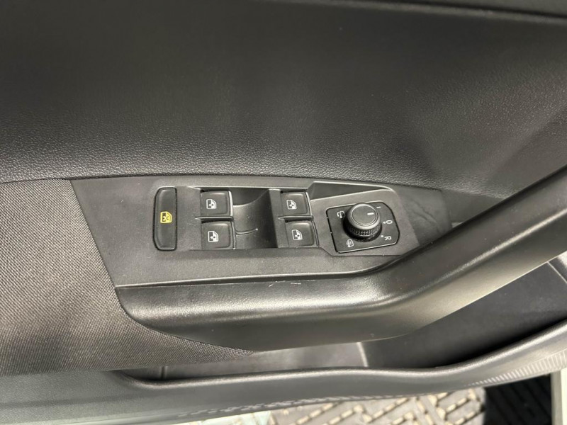 Photo 30 de l'offre de VOLKSWAGEN TAIGO  1.0 TSI 110 R-Line DSG7 à 19990€ chez MKP Distribution