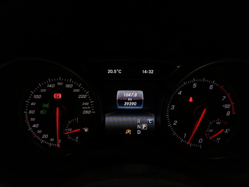 Photo 10 de l'offre de MERCEDES-BENZ CLA SHOOTING BRAKE 180 7-G DCT Fascination à 22990€ chez MKP Distribution