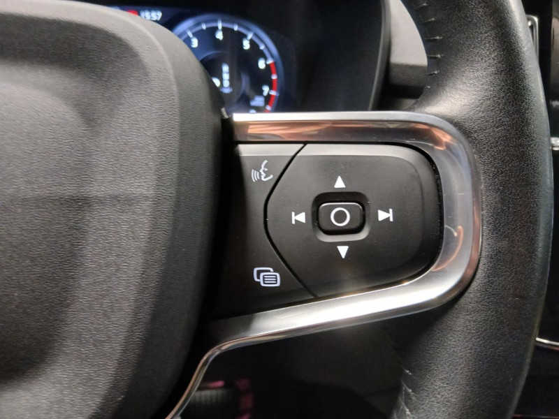 Photo 11 de l'offre de VOLVO XC40 T3 163 Geartronic 8 Momentum Business à 23990€ chez MKP Distribution
