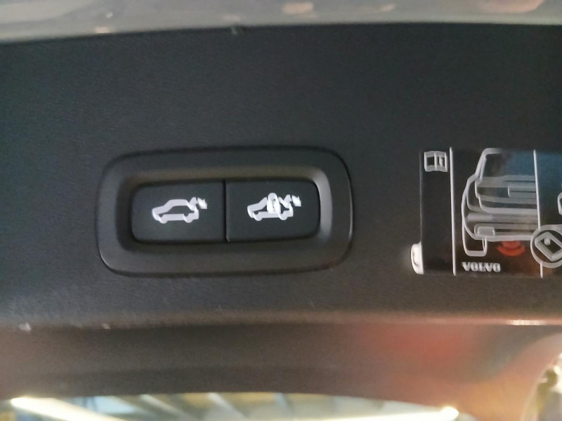 Photo 35 de l'offre de VOLVO XC40 T3 163 Geartronic 8 Momentum Business à 23990€ chez MKP Distribution