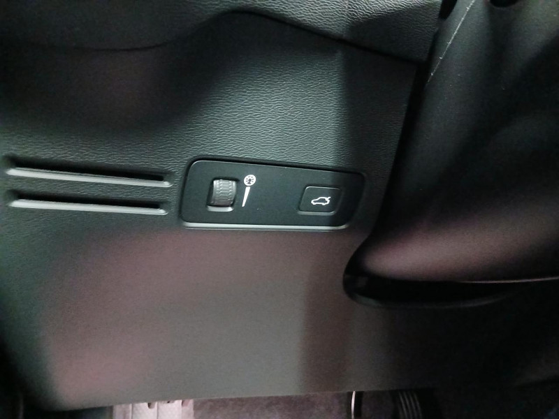 Photo 33 de l'offre de VOLVO XC40 T3 163 Geartronic 8 Momentum Business à 23990€ chez MKP Distribution