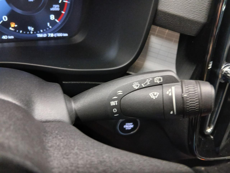 Photo 13 de l'offre de VOLVO XC40 T3 163 Geartronic 8 Momentum Business à 23990€ chez MKP Distribution