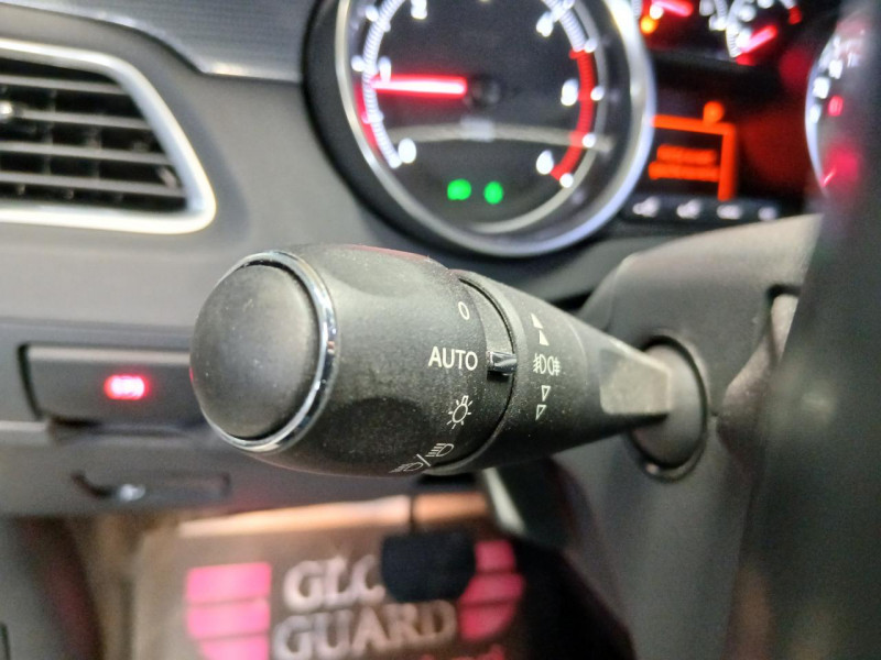 Photo 26 de l'offre de PEUGEOT 508 1.6 BlueHDi 120 EAT6  Allure à 13490€ chez MKP Distribution