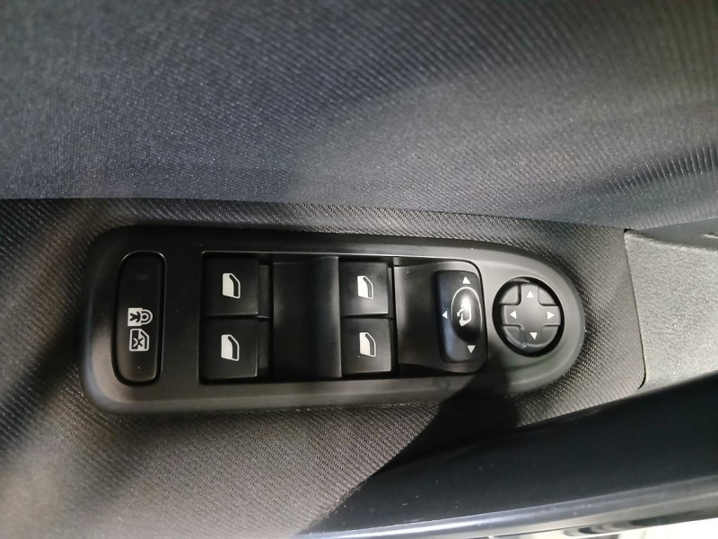 Photo 43 de l'offre de PEUGEOT 508 1.6 BlueHDi 120 EAT6  Allure à 13490€ chez MKP Distribution