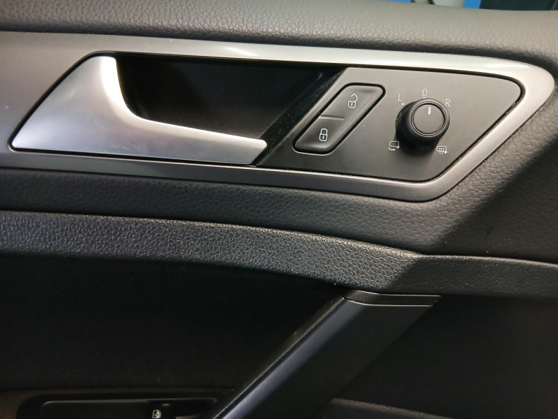 Photo 34 de l'offre de VOLKSWAGEN GOLF 1.2 TSI 110 BlueMotion Technology Confortline BVM à 13490€ chez MKP Distribution