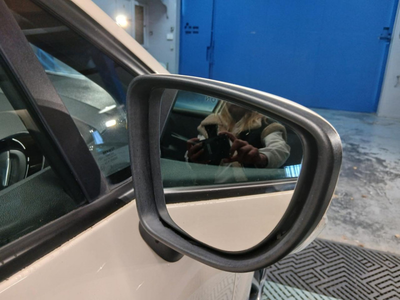 Photo 34 de l'offre de RENAULT Clio Estate 0.9 TCe 90 Zen BVM à 8490€ chez MKP Distribution