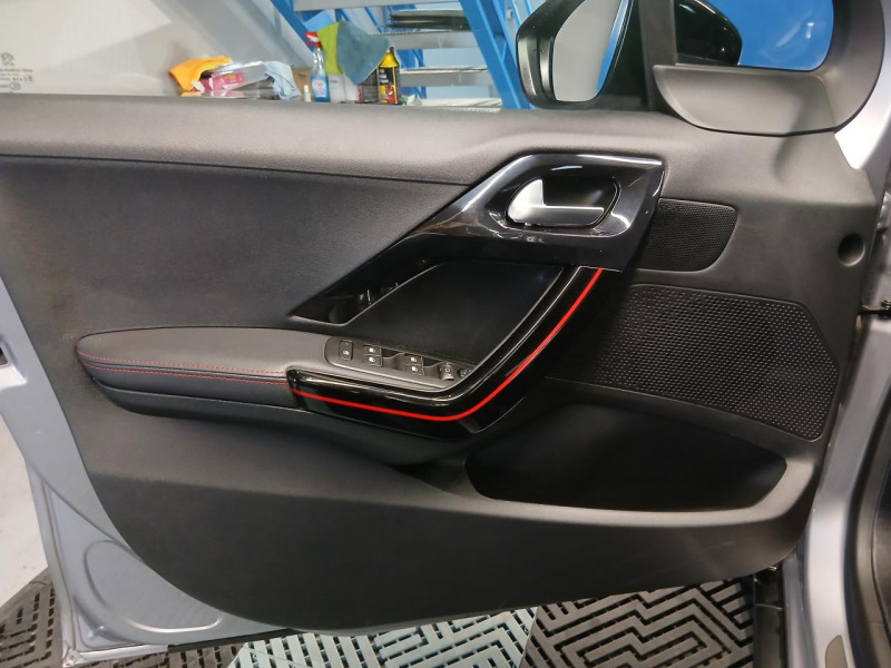 Photo 36 de l'offre de PEUGEOT 2008 1.6 BlueHDi 100 GT Line BVM à 11490€ chez MKP Distribution