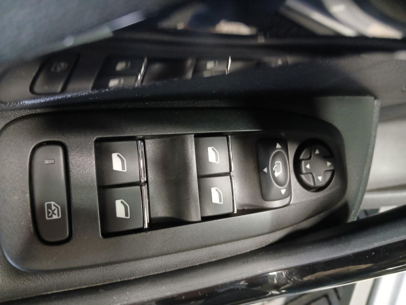 Photo 37 de l'offre de PEUGEOT 2008 1.6 BlueHDi 100 GT Line BVM à 11490€ chez MKP Distribution