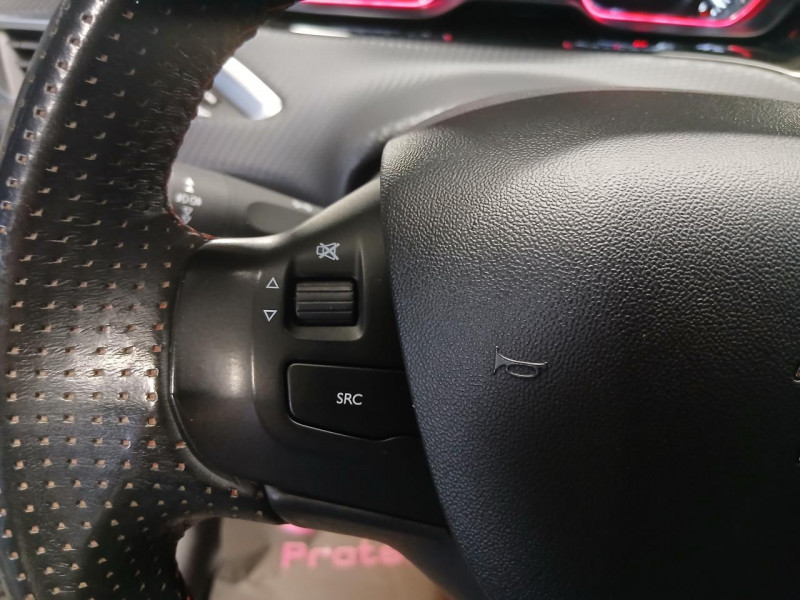 Photo 19 de l'offre de PEUGEOT 2008 1.6 BlueHDi 100 GT Line BVM à 11490€ chez MKP Distribution