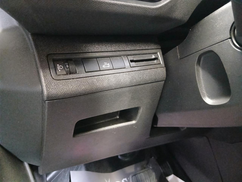 Photo 25 de l'offre de PEUGEOT 3008 1.5 BlueHDi 130 EAT8 Allure à 16490€ chez MKP Distribution