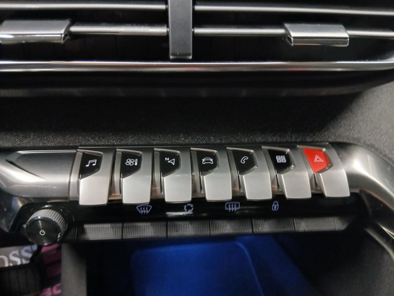 Photo 29 de l'offre de PEUGEOT 3008 1.5 BlueHDi 130 EAT8 Allure à 16490€ chez MKP Distribution