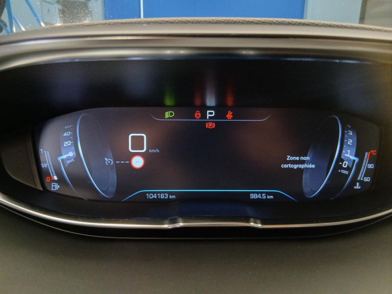 Photo 16 de l'offre de PEUGEOT 3008 1.5 BlueHDi 130 EAT8 Allure à 16490€ chez MKP Distribution