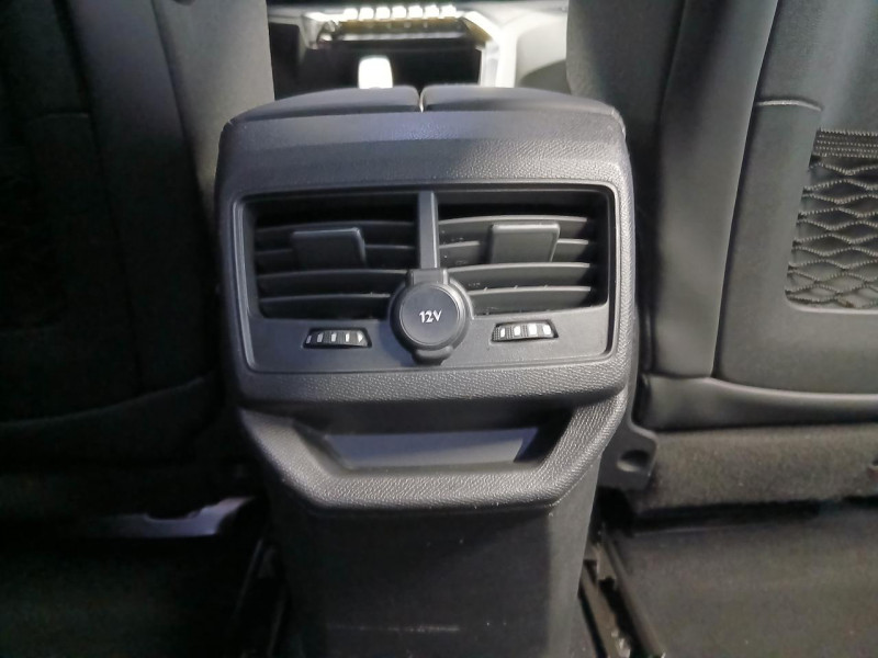 Photo 34 de l'offre de PEUGEOT 3008 1.5 BlueHDi 130 EAT8 Allure à 16490€ chez MKP Distribution