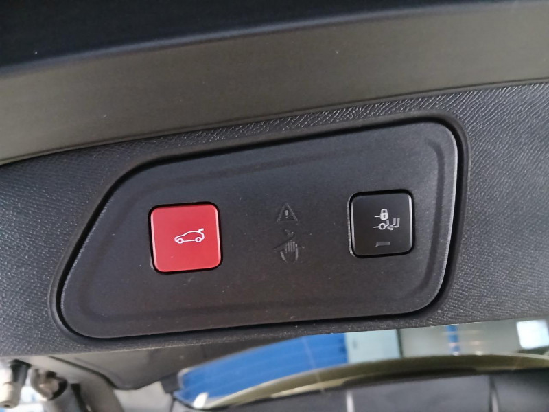 Photo 39 de l'offre de PEUGEOT 3008 1.5 BlueHDi 130 EAT8 Allure à 16490€ chez MKP Distribution