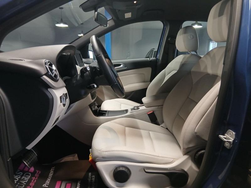 Photo 11 de l'offre de MERCEDES-BENZ CLASSE B 180 1.6 122 BlueEFFICIENCY Sport 7-G DCT à 14990€ chez MKP Distribution