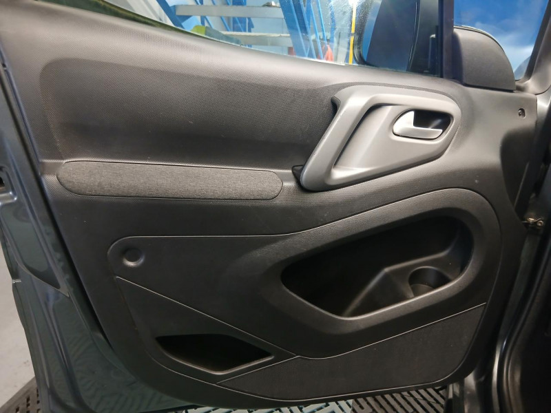 Photo 32 de l'offre de CITROEN BERLINGO Multispace 1.6 BlueHDi 100 BVM5 XTR à 12490€ chez MKP Distribution