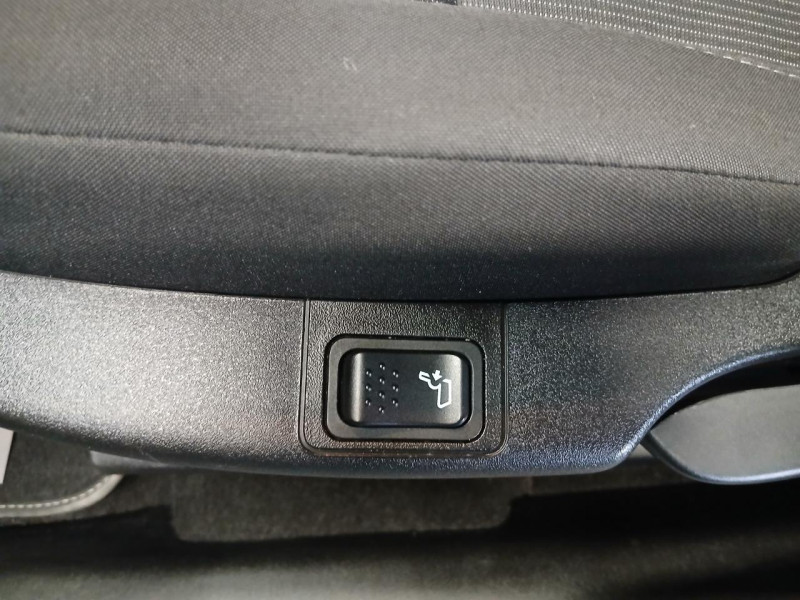 Photo 32 de l'offre de FIAT TIPO STATION WAGON MY19 E6D Tipo Station Wagon 1.6 MultiJet 120 ch S&S DCT S-Design à 14990€ chez MKP Distribution