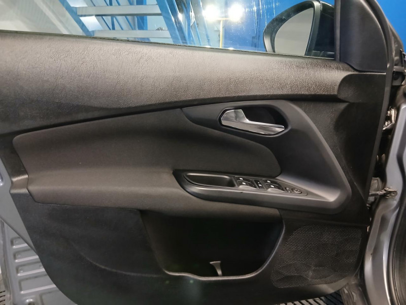 Photo 39 de l'offre de FIAT TIPO STATION WAGON MY19 E6D Tipo Station Wagon 1.6 MultiJet 120 ch S&S DCT S-Design à 14990€ chez MKP Distribution