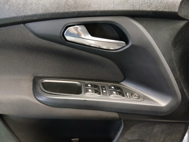 Photo 41 de l'offre de FIAT TIPO STATION WAGON MY19 E6D Tipo Station Wagon 1.6 MultiJet 120 ch S&S DCT S-Design à 14990€ chez MKP Distribution