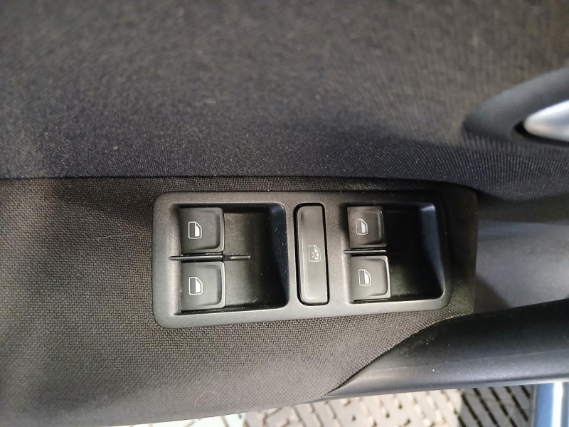 Photo 35 de l'offre de VOLKSWAGEN POLO 1.0 TSI 110 Confortline BVM à 11490€ chez MKP Distribution