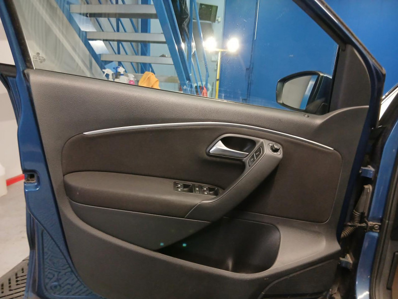 Photo 34 de l'offre de VOLKSWAGEN POLO 1.0 TSI 110 Confortline BVM à 11490€ chez MKP Distribution