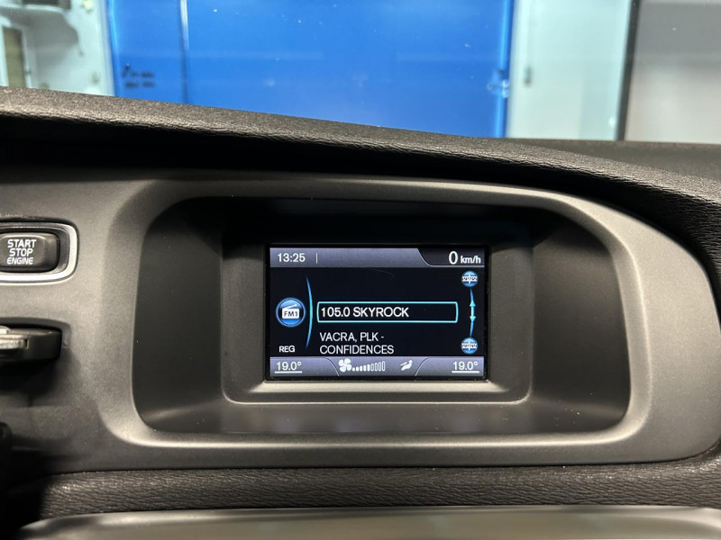 Photo 18 de l'offre de VOLVO V40 II T3 150 Start&Stop Kinetic à 10490€ chez MKP Distribution