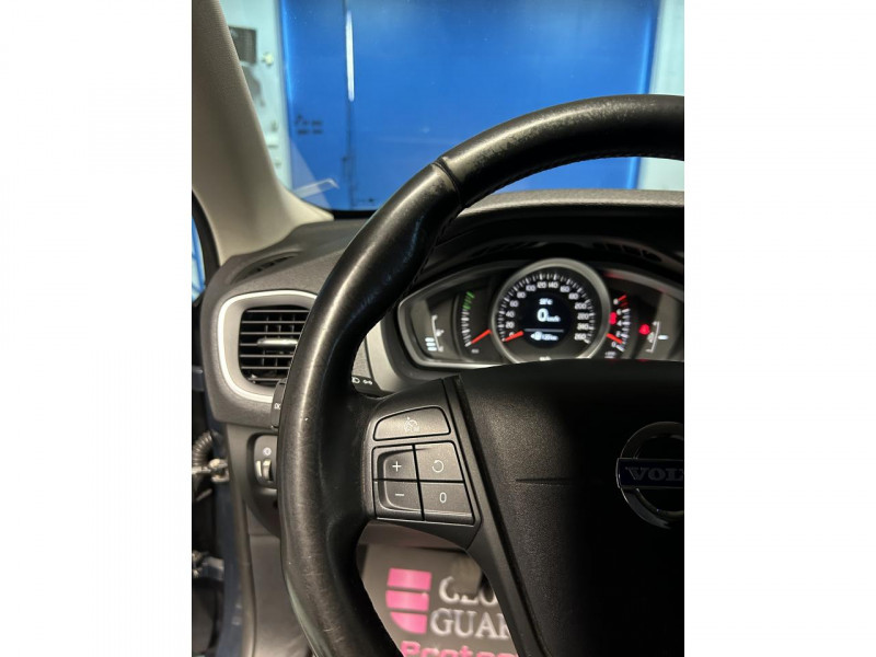 Photo 28 de l'offre de VOLVO V40 II T3 150 Start&Stop Kinetic à 10490€ chez MKP Distribution