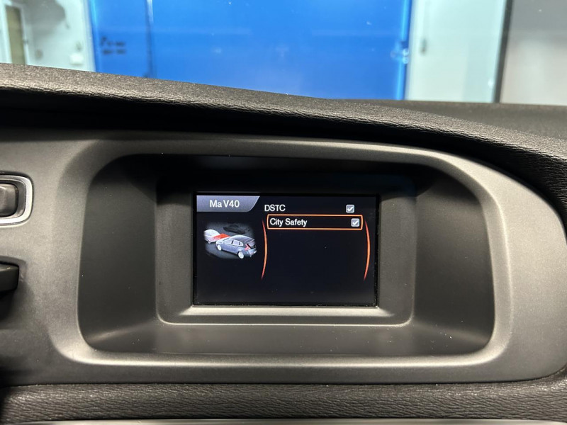Photo 30 de l'offre de VOLVO V40 II T3 150 Start&Stop Kinetic à 10490€ chez MKP Distribution