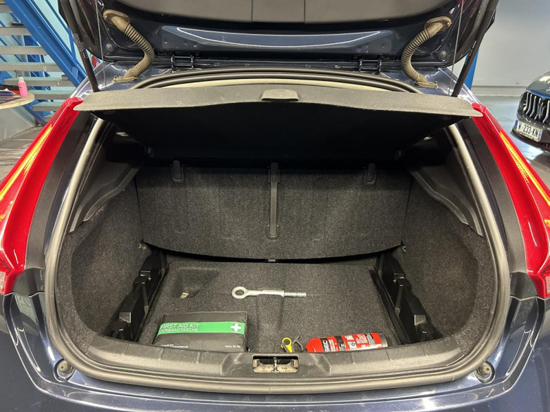 Photo 33 de l'offre de VOLVO V40 II T3 150 Start&Stop Kinetic à 10490€ chez MKP Distribution