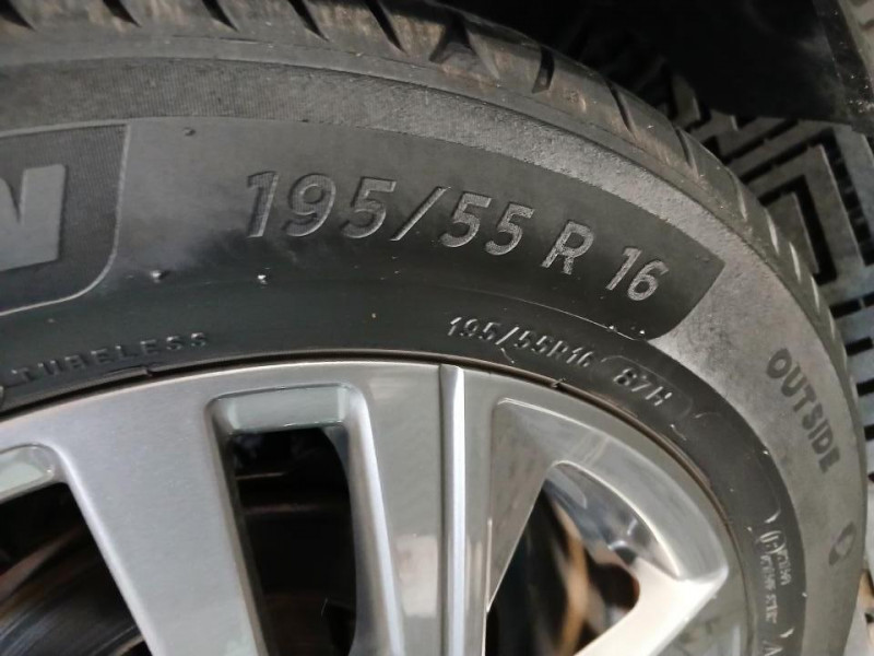 Photo 43 de l'offre de PEUGEOT 208 1.5 BlueHDi 100 Allure BVM6 à 13990€ chez MKP Distribution