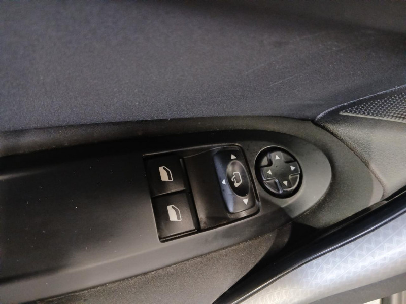 Photo 33 de l'offre de DS DS4 EXECUTIVE 1.6 BlueHDi 115 So Chic  BVM6 à 11490€ chez MKP Distribution