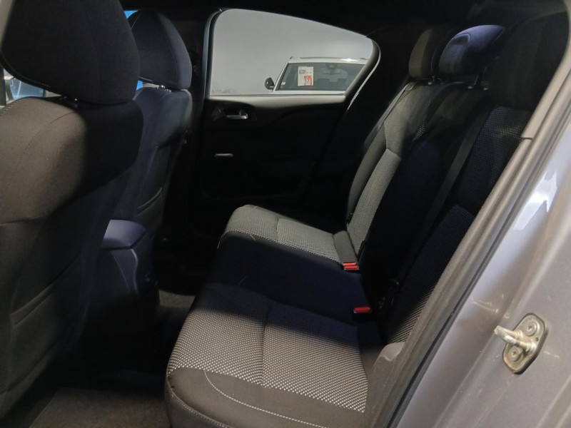 Photo 12 de l'offre de DS DS4 EXECUTIVE 1.6 BlueHDi 115 So Chic  BVM6 à 11490€ chez MKP Distribution