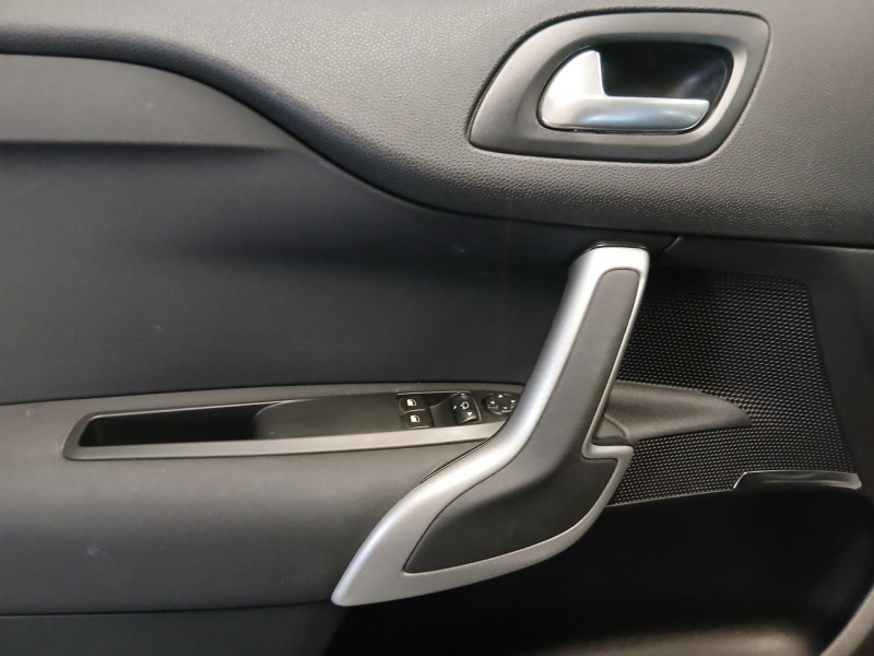 Photo 34 de l'offre de DS DS4 EXECUTIVE 1.6 BlueHDi 115 So Chic  BVM6 à 11490€ chez MKP Distribution