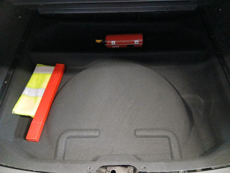 Photo 16 de l'offre de VOLVO XC60 2.0  D3 150 Momentum BVM à 18990€ chez MKP Distribution