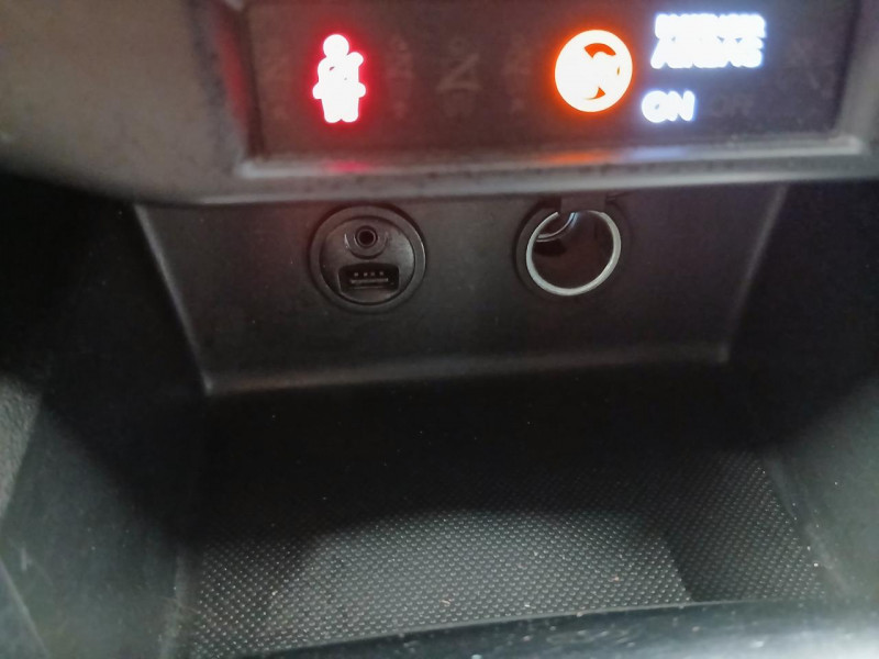 Photo 28 de l'offre de DS DS4 EXECUTIVE 1.6 BlueHDi 115 So Chic  BVM6 à 11490€ chez MKP Distribution