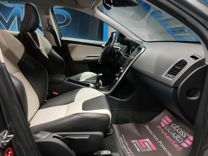 Photo 12 de l'offre de VOLVO XC60 2.0  D3 150 Momentum BVM à 18990€ chez MKP Distribution