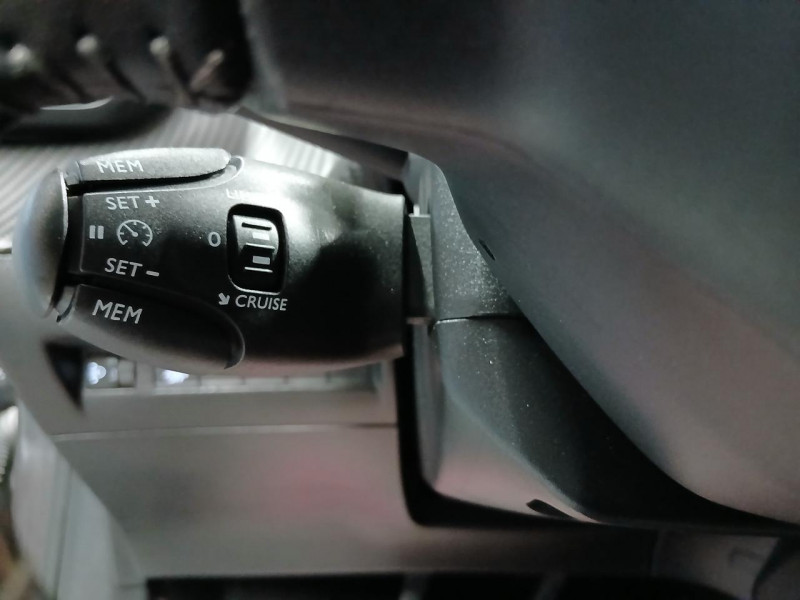 Photo 22 de l'offre de PEUGEOT 208 1.5 BlueHDi 100 Allure BVM6 à 13990€ chez MKP Distribution