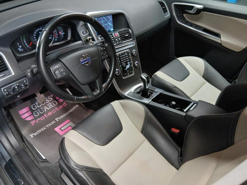 Photo 10 de l'offre de VOLVO XC60 2.0  D3 150 Momentum BVM à 18990€ chez MKP Distribution