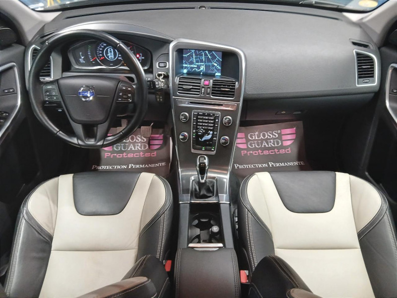 Photo 9 de l'offre de VOLVO XC60 2.0  D3 150 Momentum BVM à 18990€ chez MKP Distribution