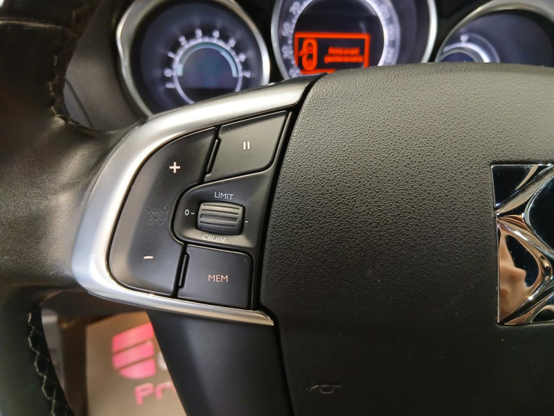 Photo 18 de l'offre de DS DS4 EXECUTIVE 1.6 BlueHDi 115 So Chic  BVM6 à 11490€ chez MKP Distribution