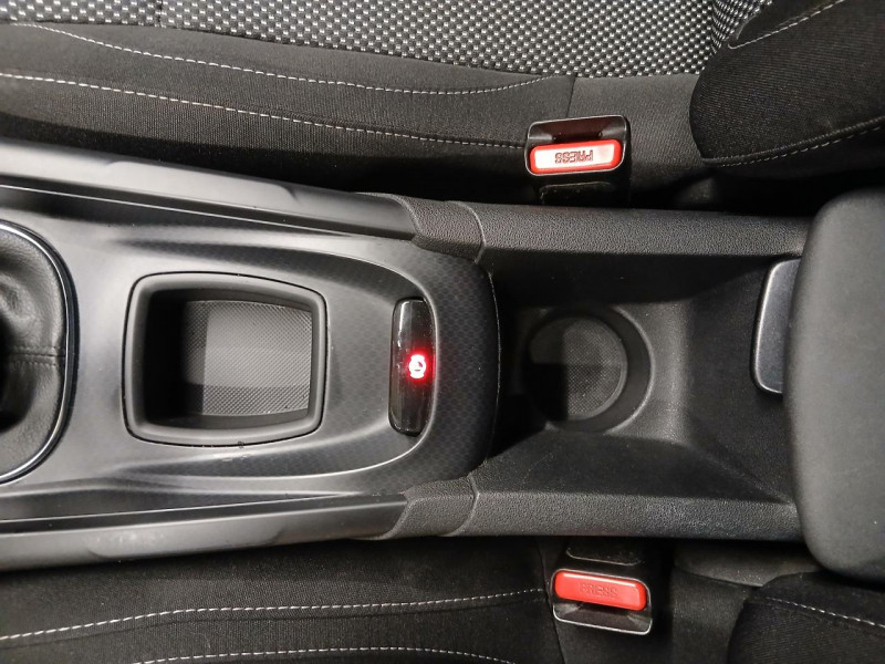 Photo 27 de l'offre de DS DS4 EXECUTIVE 1.6 BlueHDi 115 So Chic  BVM6 à 11490€ chez MKP Distribution