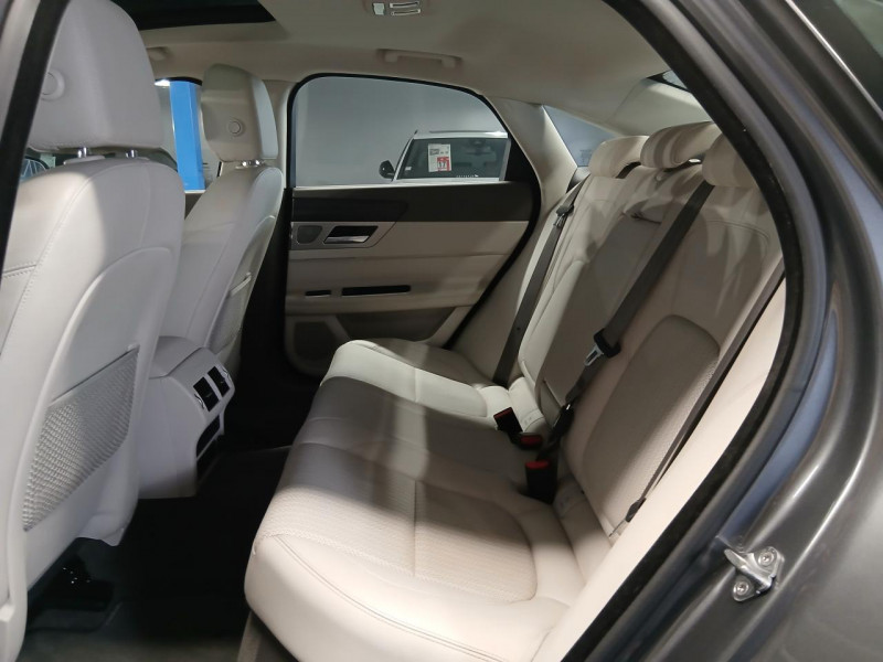 Photo 14 de l'offre de JAGUAR XF  2.0 D 180 Prestige BVA  à 15990€ chez MKP Distribution