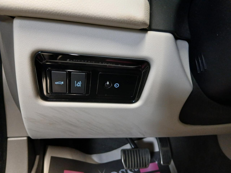 Photo 37 de l'offre de JAGUAR XF  2.0 D 180 Prestige BVA  à 15990€ chez MKP Distribution